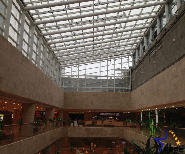 商場中庭吊鉤